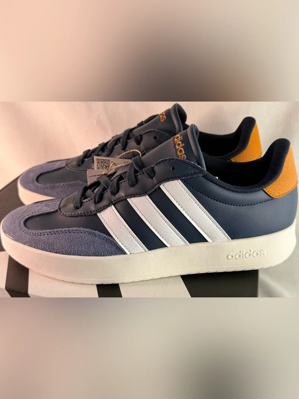 Adidas Men’s 8.5 W10 Navy & White Court-Style Sneakers New